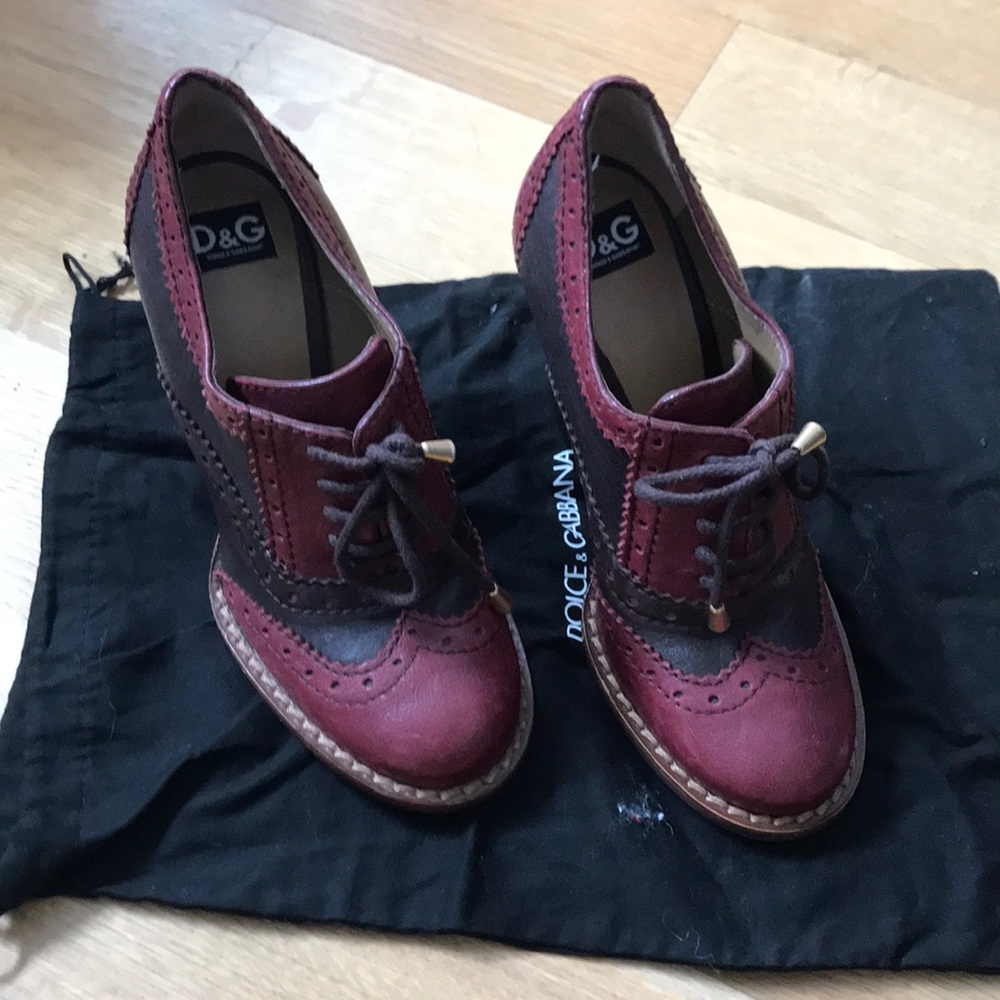 Dolce & Gabbana wing tip pumps!